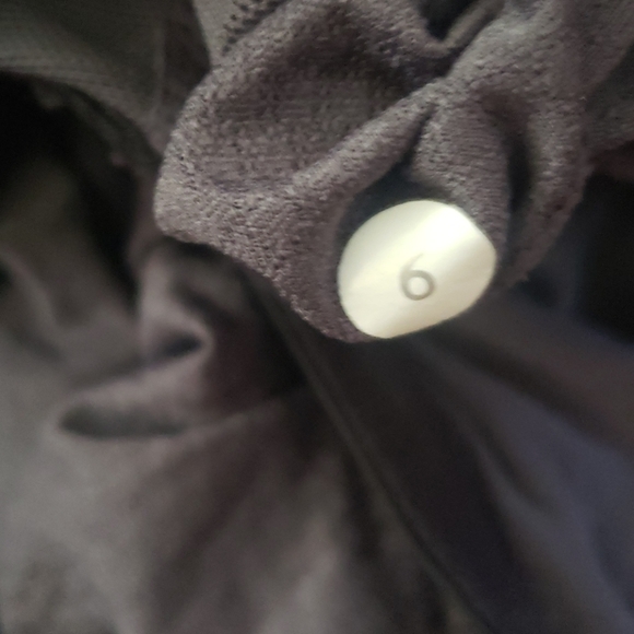 Lululemon tanktop - Picture 4 of 4